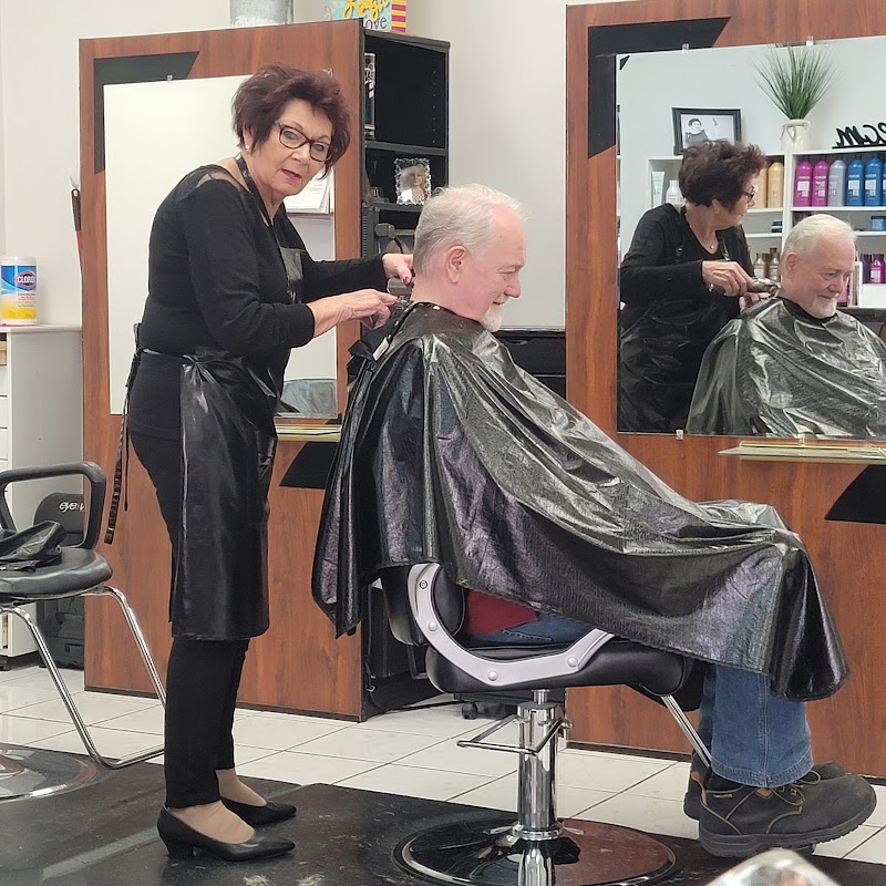 Uptown Hair, beauty salon in Austin, MN, photo 5 of 9
